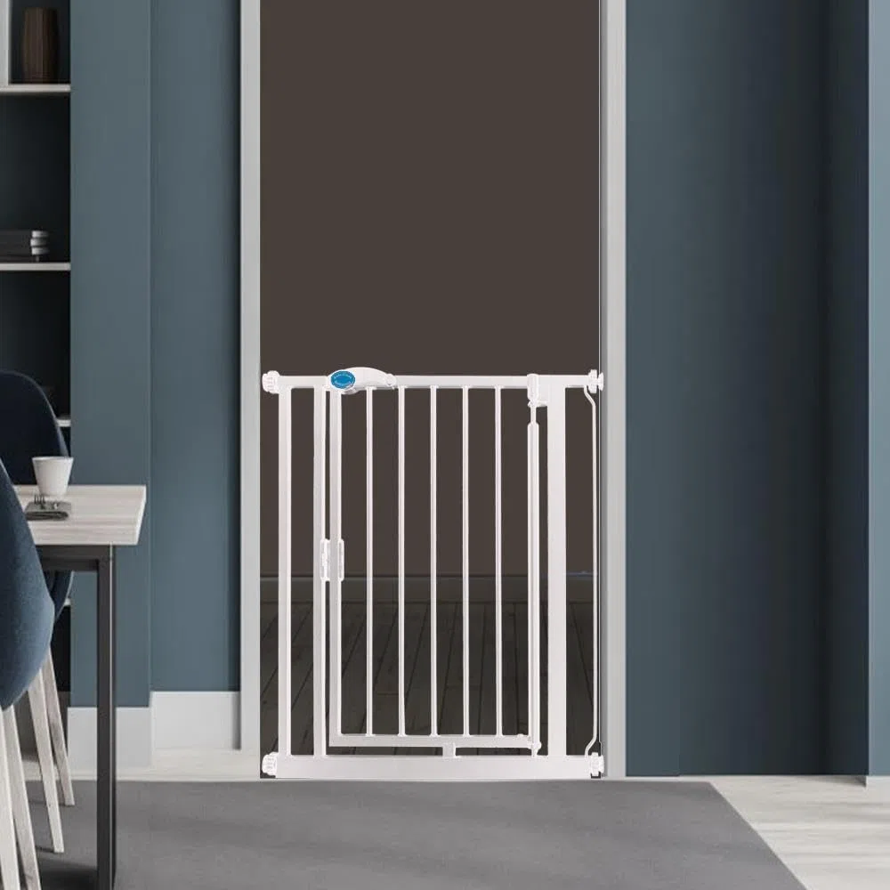 Bettacare Puerta de Seguridad Automática de Cierre, 68.5cm - 75 cm, Blanca, Puerta de Seguridad con Ajuste a Presión, Puerta de Bebé, Barrera de Seguridad para Puertas Pasillos y Espacios