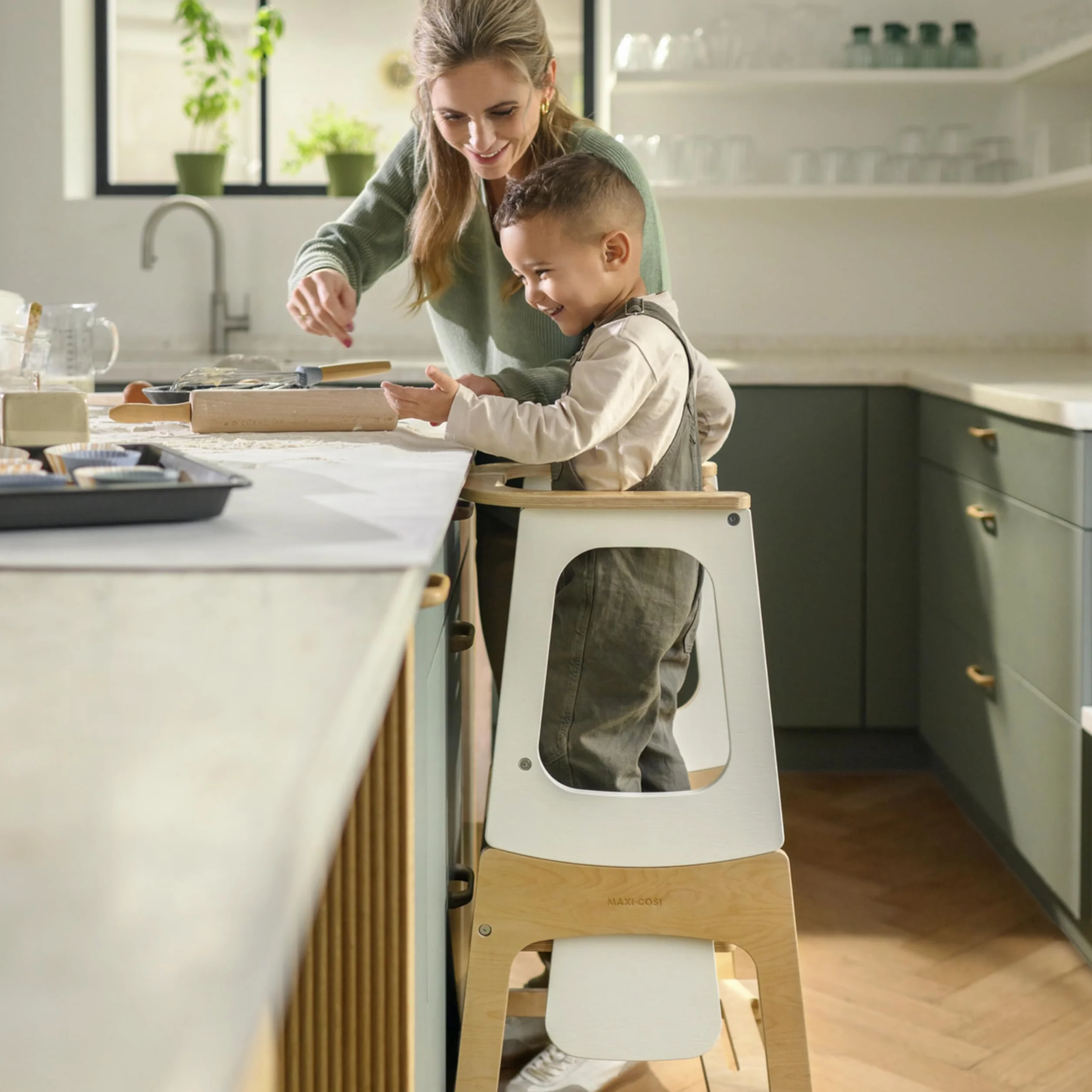 Maxi-Cosi Toucan 3 en 1 Torre Aprendizaje Madera Montessori 1,5-99 Años 10-150kg 3 Alturas FSC 100% Madera Certificada