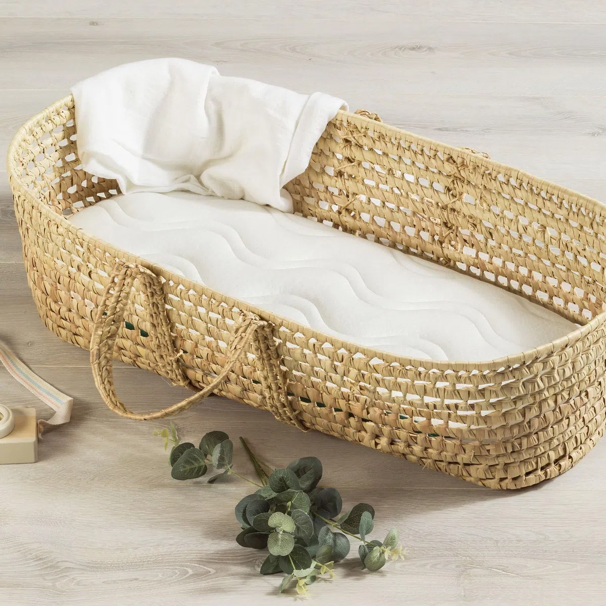 Kadolis - Colchón para moisés Aloe R 76x30cm - Adecuado para cochecitos y moisés - Forma Ovalada - Colchón de Espuma con Funda extraíble y Lavable - Certificado OekoTex