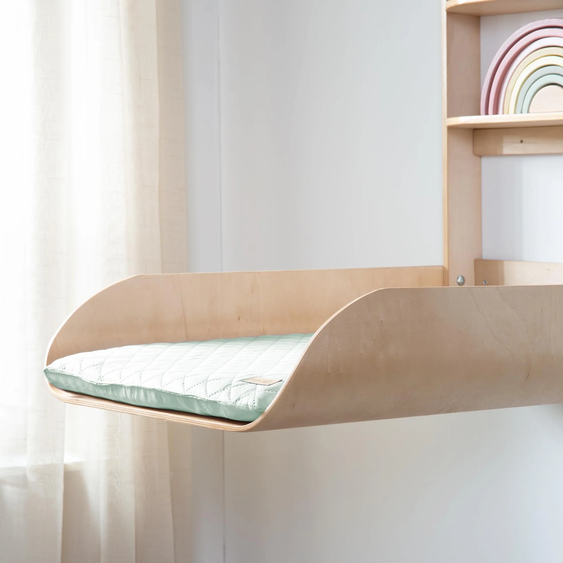 roba Cambiador Plegable de Pared en Madera Natural + Colchón Impermeable Style Verde Escarcha - 2 Estantes Prácticos - Diseño Curvado y Minimalista