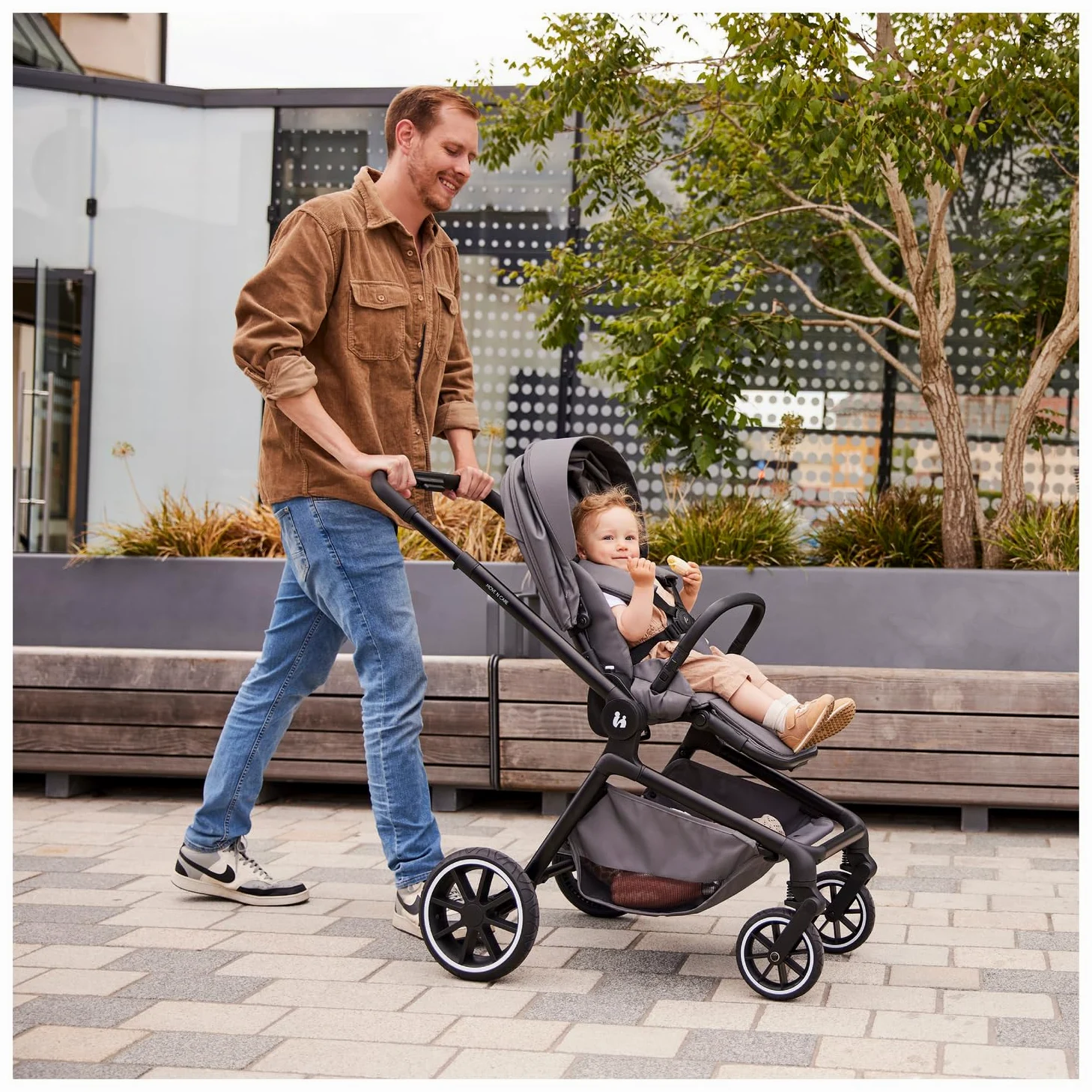 hauck Move N Care Set Carrito Bebe 2 en 1 - Carro con Capazo Grande desde el Nacimiento hasta 22 kg, Silla de Paseo Ligera Reversible y Reclinable, Suspensión, Protección UV 50+, Cesta XL - Negro