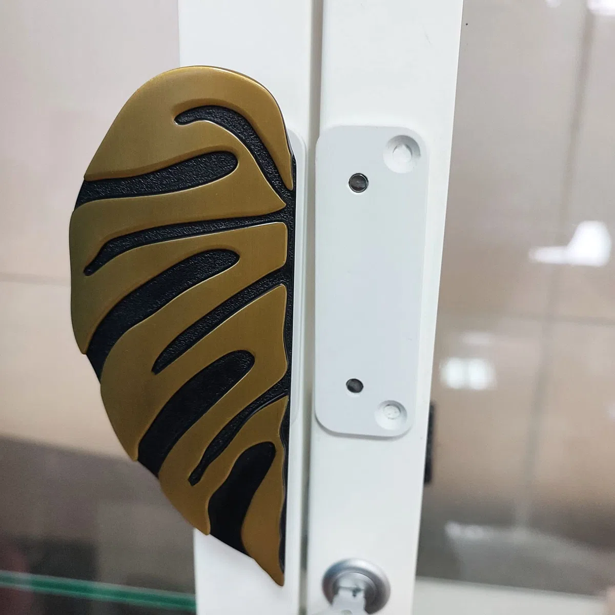 PIAOLGYI Juego de 2 adaptadores de manija de gabinete blancos para gabinete IKEA Milsbo, juego de adaptadores con asas de aluminio