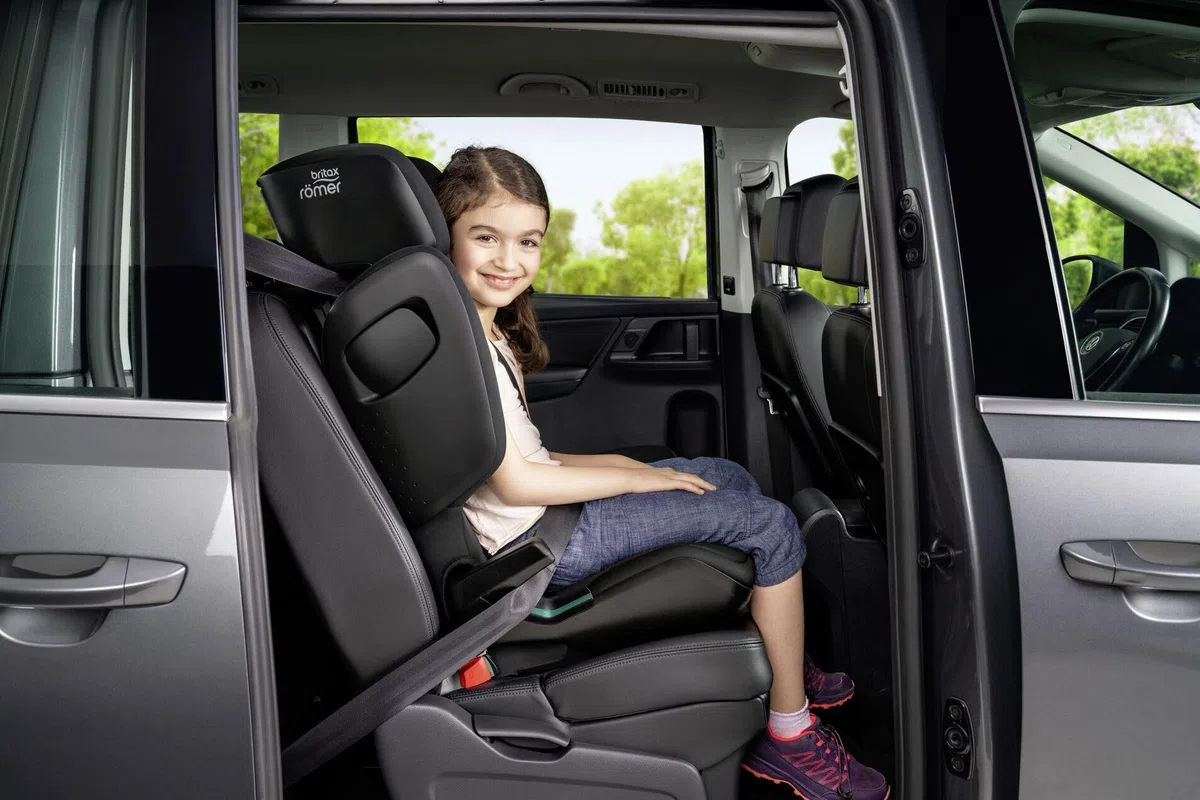Britax Römer Silla de coche KIDFIX 2 Z-LINE, para niños de 100-150 cm (i-Size) con y sin ISOFIX, 3,5-12 años, Space Black