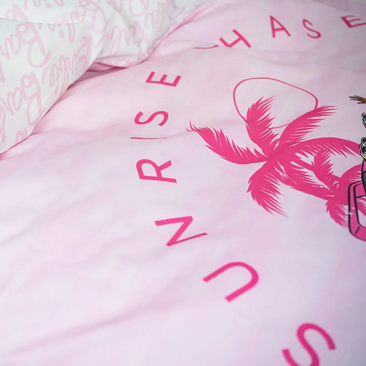 Burrito Blanco | Funda nórdica Barbie™ | Cama de 90cm. | Diseño Malibú 003 | Color Rosa | 100% Algodón