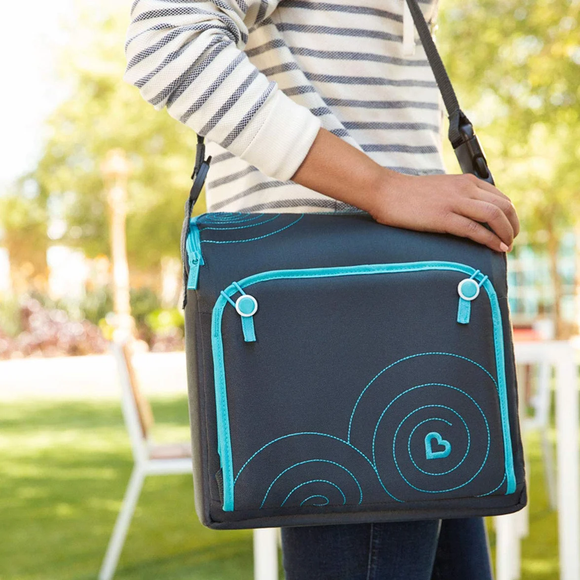 Munchkin Silla, Trona Portátil, Asiento Elevador para Comer, Se Convierte en Bolso de Viaje o en Bolso Cambiador para Bebés, Niños Pequeños, Unisex