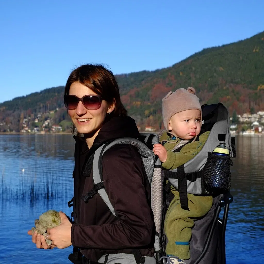 Lil' Boss Mochila Portabebés de Senderismo FASports, Ergonómica para Niños de 20–25 kg, con Techo para Lluvia y Sol, 50 x 38 x 90 cm