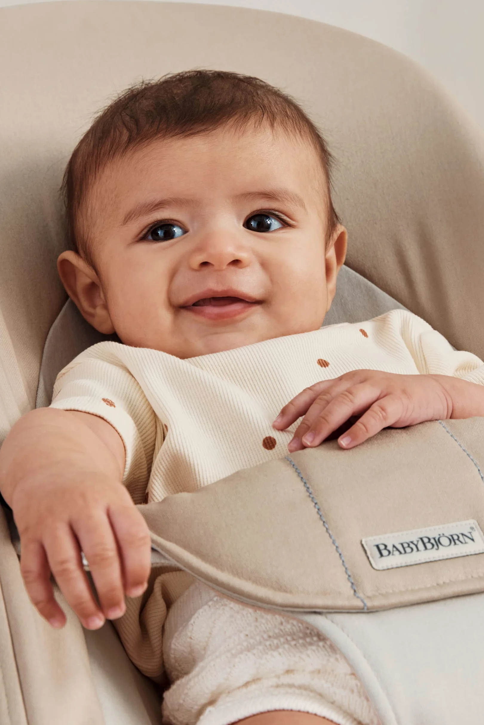 BabyBjörn Hamaca Balance Soft, Tejido, Caqui/Beige