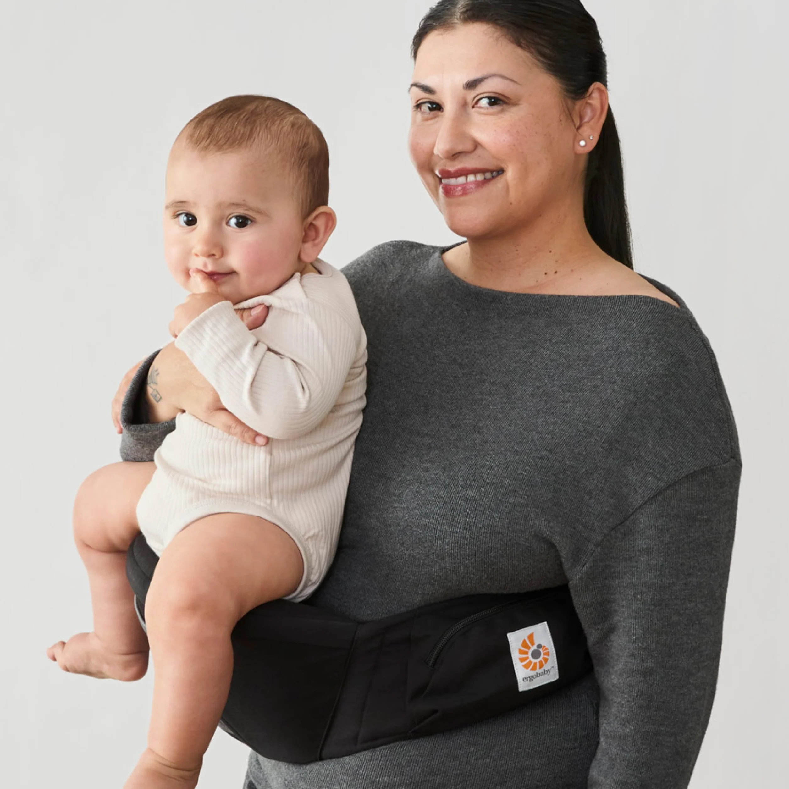 Ergobaby Alta Hip Seat Babytrage für Babys und Kleinkinder 4 Monate 5,5-20,4 kg SoftFlex Mesh