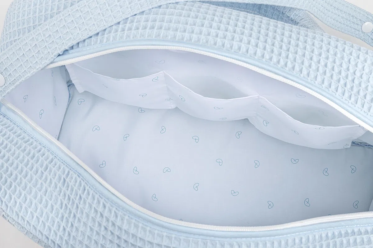 Bolso de maternidad Crossbody para carrito de bebé y para hospital. Bolsa organizadora práctica y elegante de gran capacidad. Producto fabricado en España.