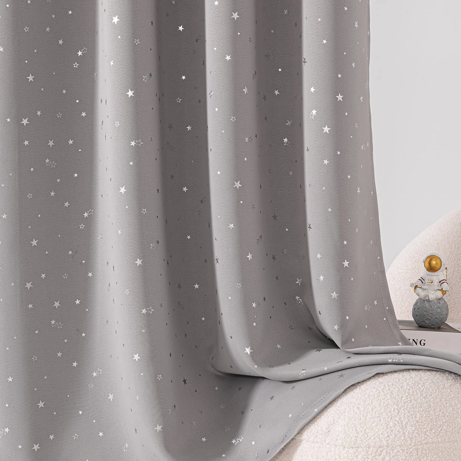NAPEARL Cortinas Opacas Negras para Dormitorio Infantil con Estrellas Plateadas, Juego de 2