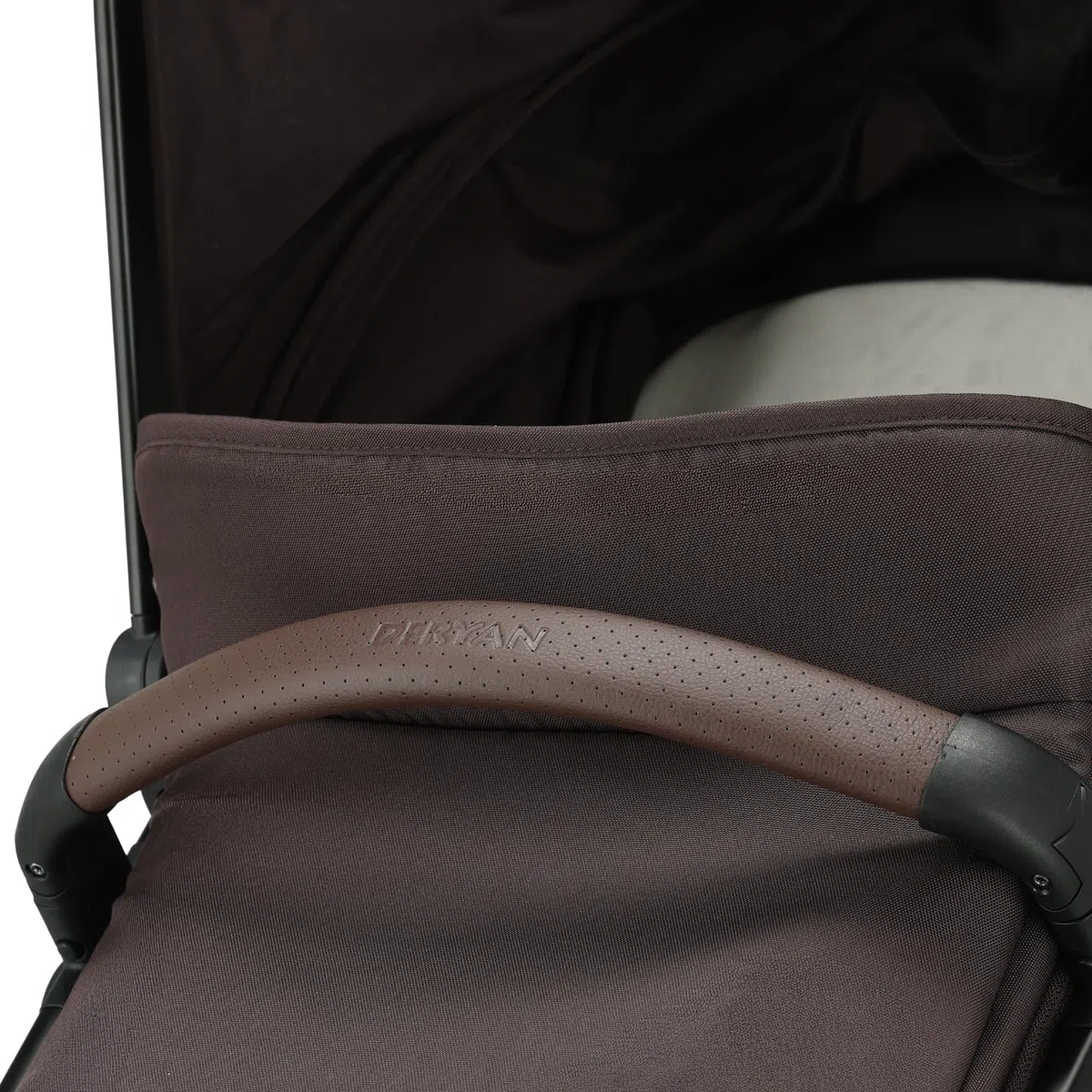 Deryan NOA - Cochecito 3 en 1 con asiento de coche I-Size, sistema de viaje, cochecito de bebé, cochecito plegable, para recién nacidos hasta 4 años (Chocolate)