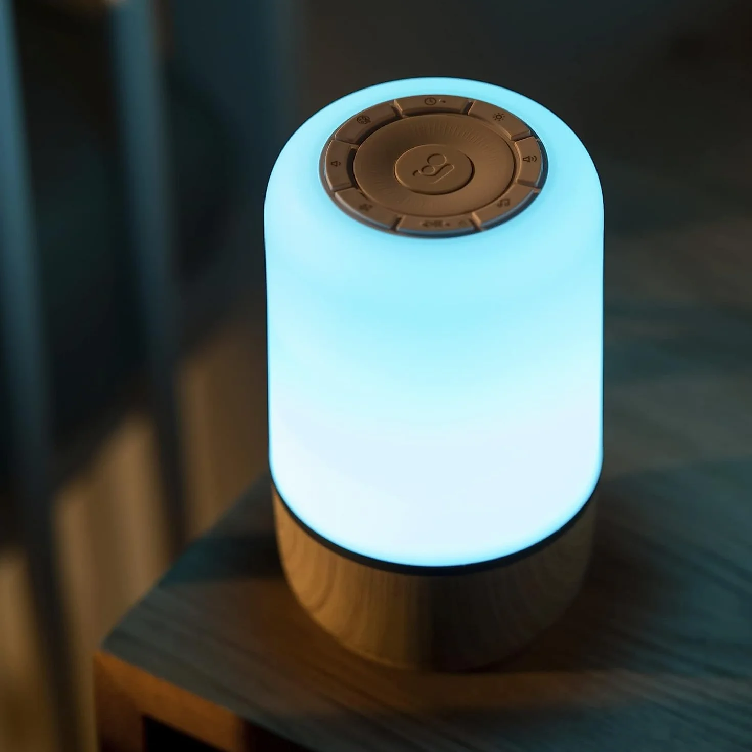 Maxi-Cosi Soothe Luz quitamiedos bebe, máquina de ruido blanco con 20 sonidos relajantes, luz nocturna inteligente, compatible con Alexa y Google Home