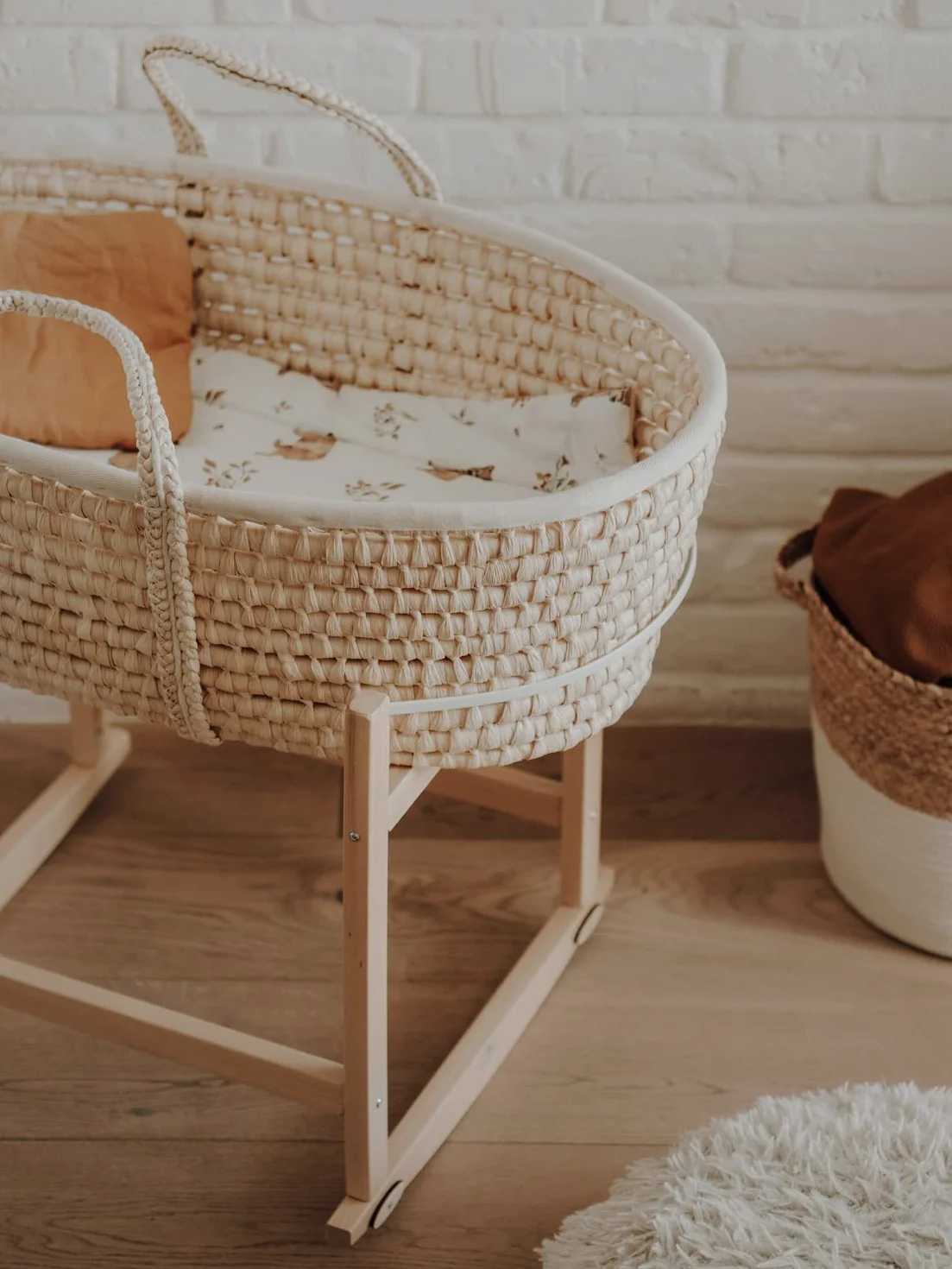 Moisés para bebé con soporte mecedor y colchón de tres capas, moisés para bebé con soporte de madera, cesta de moisés, cesta de dormir hecha a mano, cama de bebé, habitación de bebé (nautal)
