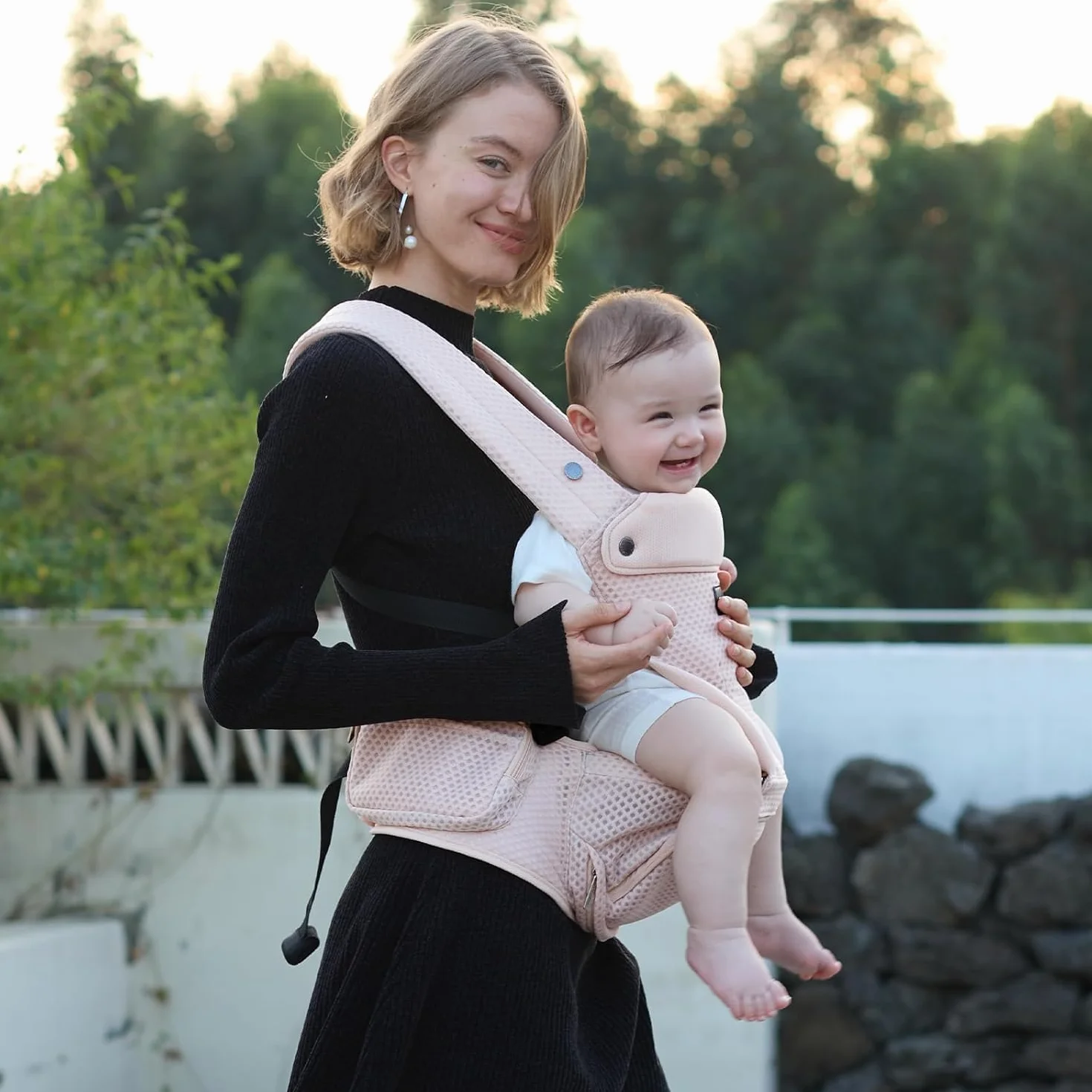 Momcozy Mochila Portabebés Ergonómica 2 en 1 con Asiento de Cadera Desmontable, Transpirable, Soporte Lumbar, hasta 20 kg