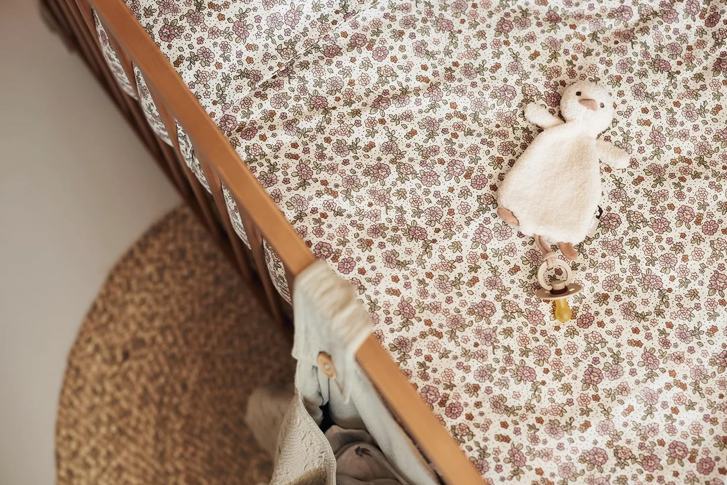Jollein 003-005-67045 - Juego de Cama (100 x 140 cm + 40 x 60 cm), diseño de Flores Retro
