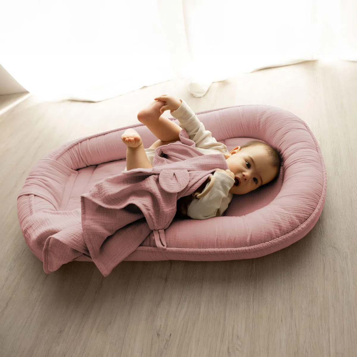 PaLulli Nido para bebé de 100% Muselina de algodón prémium, 100 x 60 cm, Solapa con Cierre de Velcro, Cambiador para Cuna de bebé (Rosa Sucio)